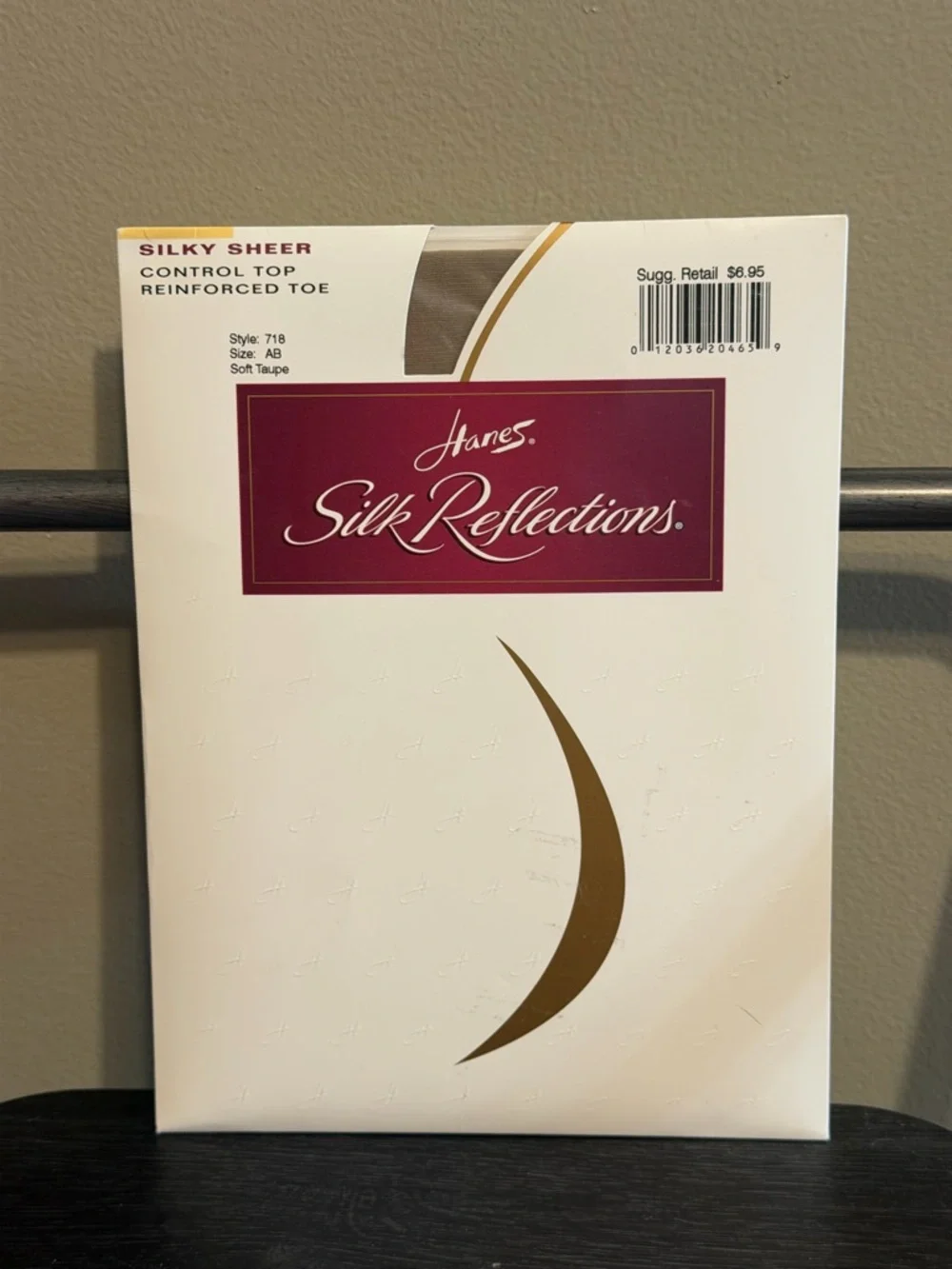 Hanes Silk Reflections Silky Sheer Control Top Pantyhose Soft Taupe Size AB NWT